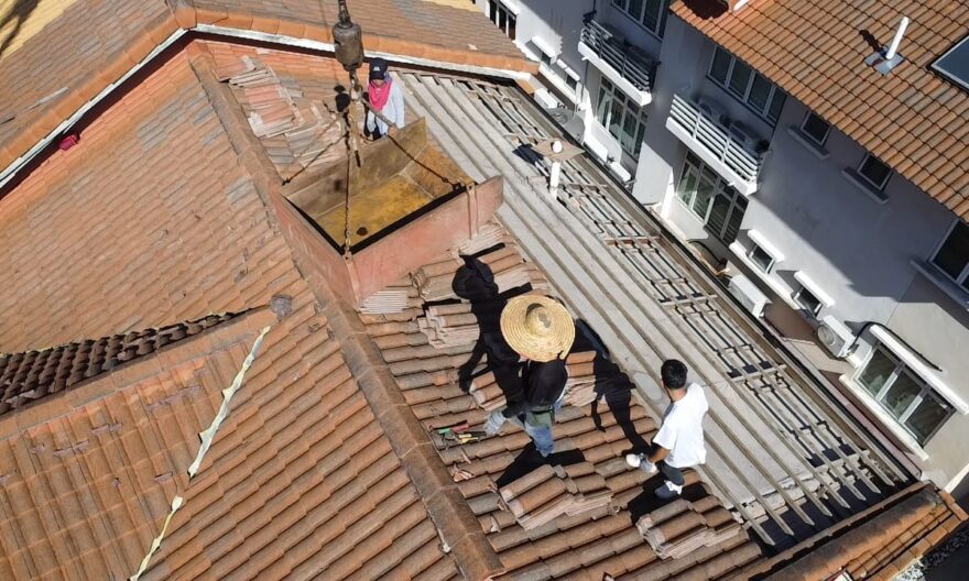 repair roof tiles
