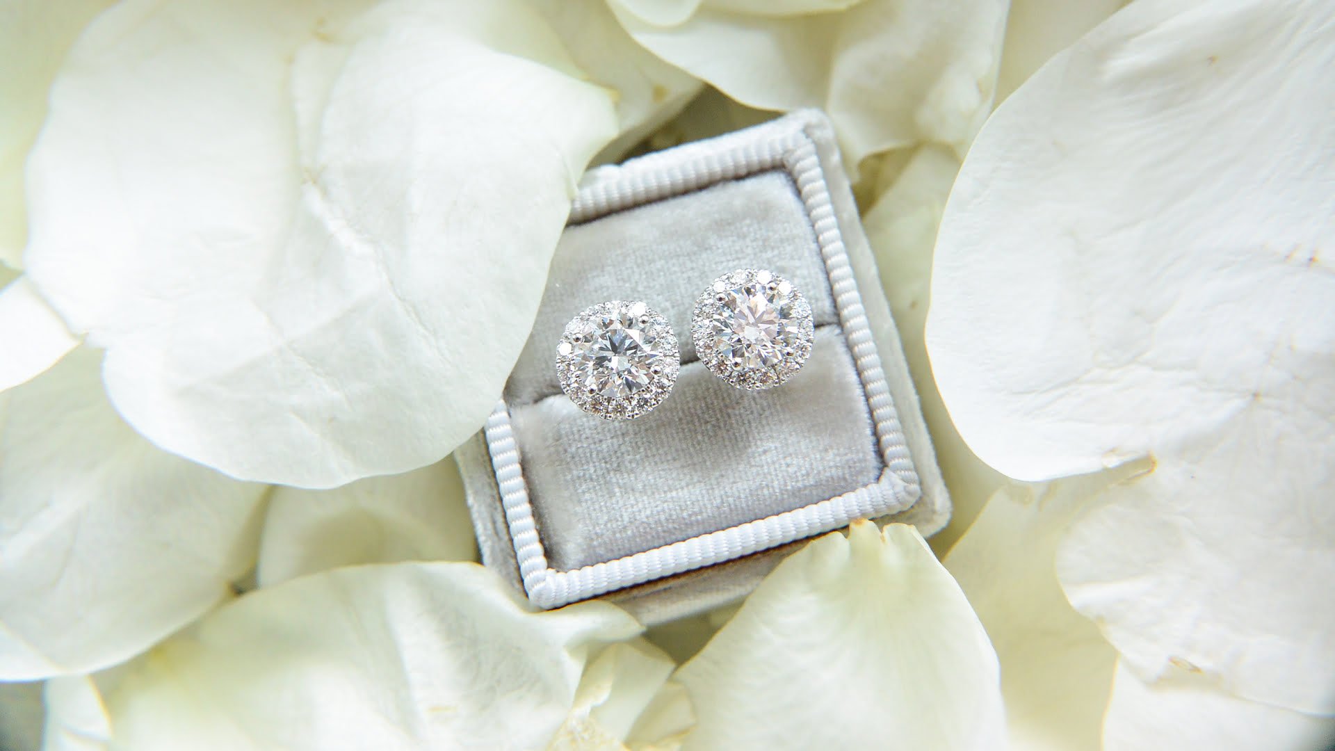 natural diamond engagement ring